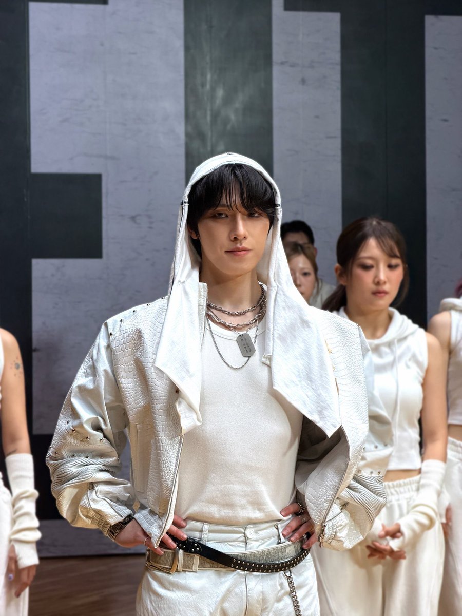 leejungchaan's tweet photo. Behind every cool scene on the MV is me having way too much fun on the filming set. https://t.co/TvmN11eSwm