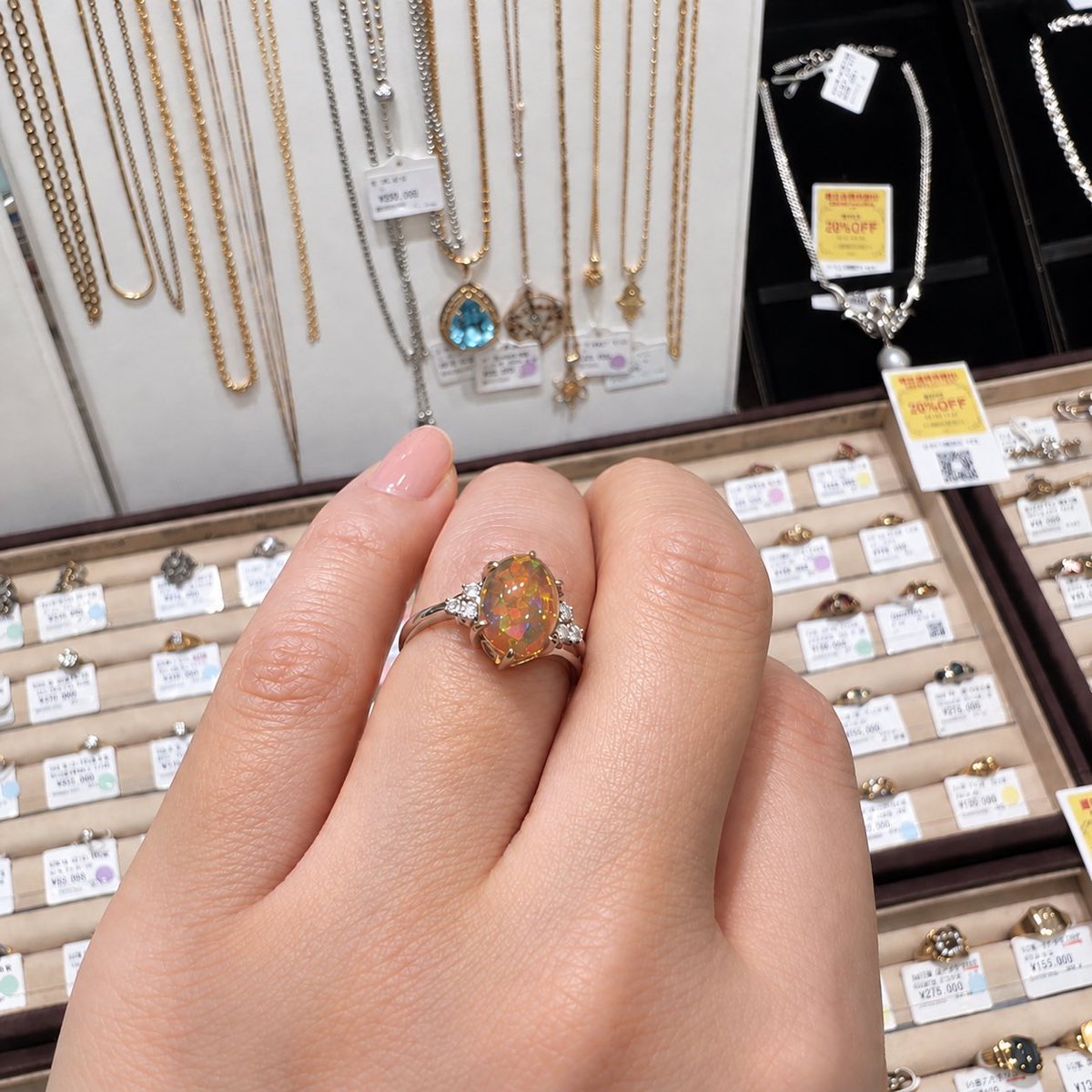 ring_daisy's tweet photo. 10月の誕生石、
遊色鮮やかなオパールリング✨
アールヌーボーランプの光のような
色鮮やかさに美しい‥と思ったら
なんとオールドミキモトリング✨✨
納得の美しさです🥰
会場での出会いをお待ちしております。
東京国際ミネラル秋のフェア
📍 新宿住友ビル 三角広場
📌 Daisy Ring / 河原宝飾
テーブル:229・230
開催時間
10/2(金)〜4(日)10:00〜18:00
10/5(月) 10:00〜16:00
🎫 前売券・当日券(一日券)
一般 1,000円
