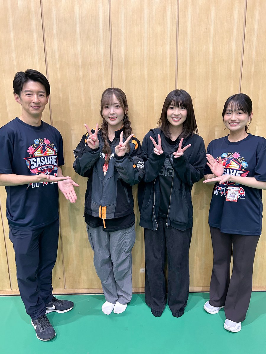 227_staff's tweet photo. /／
#SASUKEアイドル予選会2026
応援ありがとうございました🏃🏻✨
\＼

ご一緒させていただいた皆さんとの
お写真をお届けします！

出場メンバー・応援メンバーの皆さん、
レジェンドの山田勝己さん・日置将士さん
川口朋広さん・大嶋あやのさん、
実況・リポーターを務められた
杉山真也アナウンサー・篠原梨菜アナウンサー
ありがとうございました🫶🏻

#ナナニジ からは、
🖤出場 #南伊織 @minami__iori
🐨応援 #天城サリー @sally_amaki
で出演させていただきました！

本日18:00より、アーカイブ配信が始まります🎬
配信は10/18(日)23:59までとなります！
昨日の熱戦をぜひお楽しみください❤️‍🔥

▼配信チケットはこちら🎫
https://t.co/mg3nC3V0XX