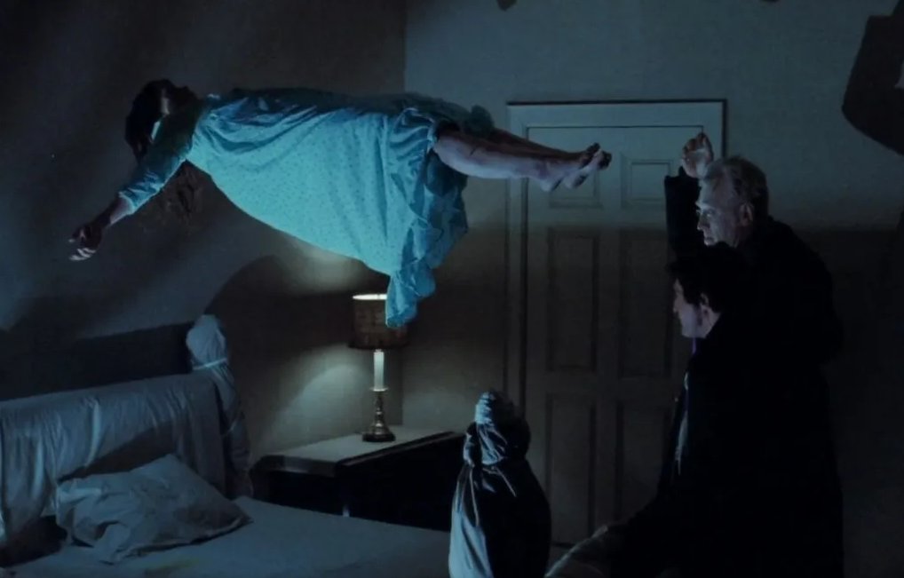 ATRightMovies's tweet photo. What's the scariest movie you've ever seen? https://t.co/M4nTHpJWZS