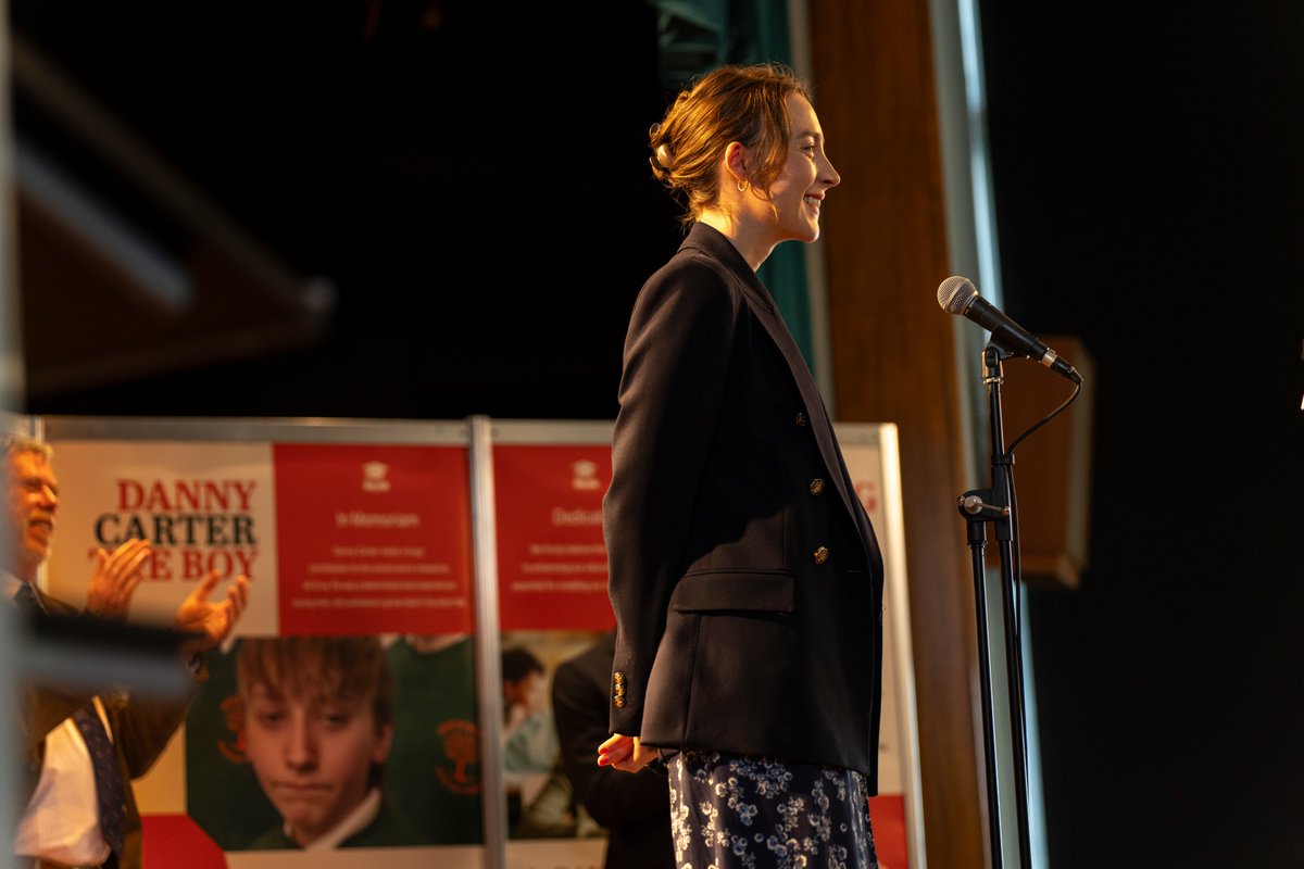 paramount_spain's tweet photo. ¿Hasta dónde llegarías para recuperar el control de tu clase? Saoirse Ronan es María en #BadApples 🍏 ¡YA EN CINES! https://t.co/P6f1hfx3pw