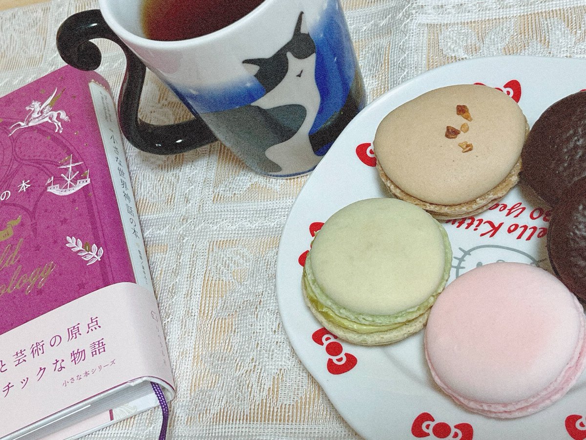 Nenne_Corori's tweet photo. 少しづつ寒くなってきてお茶会が楽しめる時期になってきたね〜🍁
おとぎ話風の音楽を流しながら🌙*·̩͙ https://t.co/QIt5gWIOr2