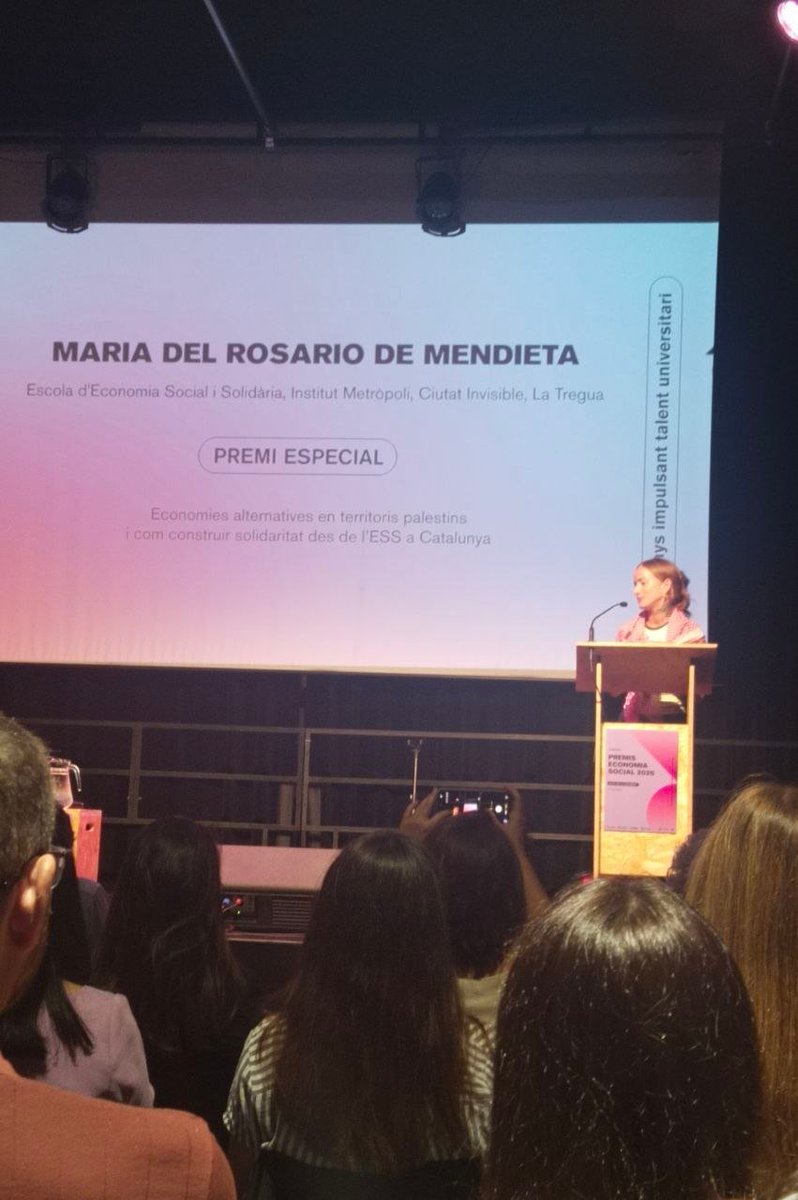 ciutatinvisible's tweet photo. L'alumnat del #PostgrauESSCoop ha merescut 3 guardons als Premis Economia Social 2026 de @rocagales i @econ_socialcat. 

1er i 2on en la categoria de postgraus i Premi Especial! 
Amb treballs sobre FP, intercooperació territorial i l'ESS i Palestina. 

Rigor i compromís social 🔥 https://t.co/v6IMOEc4ws