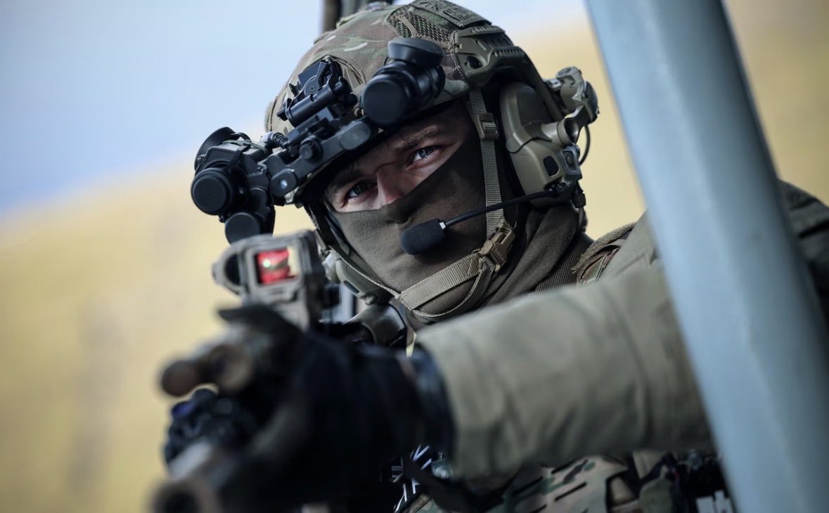combat_boot tweet picture