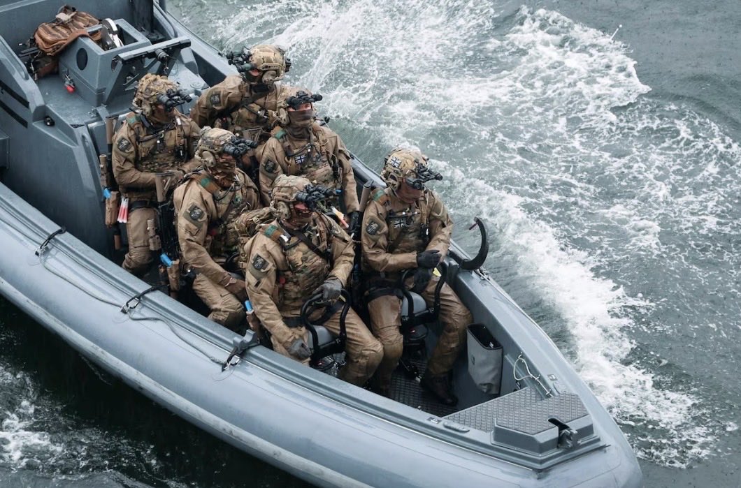combat_boot tweet picture