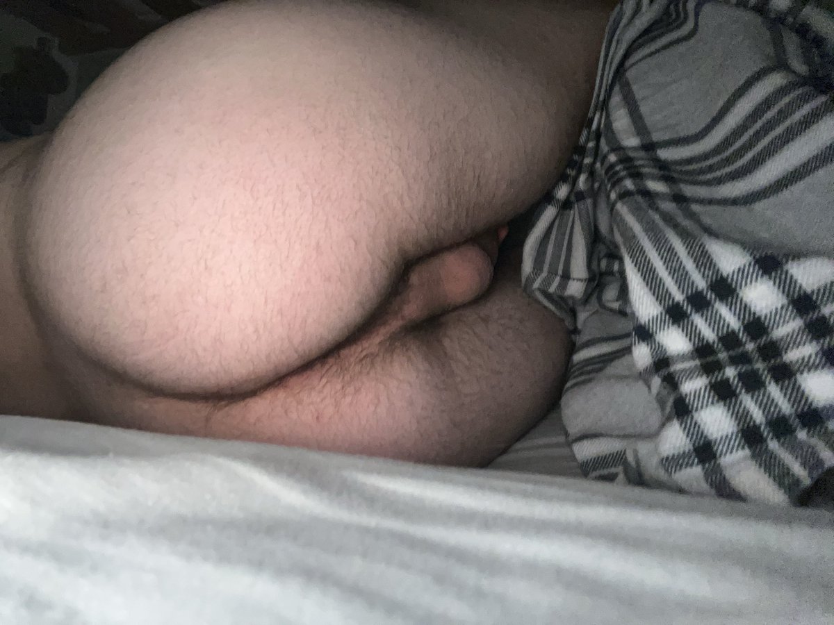 RyanRyanc9yq's tweet photo. 18m bottom in need of a freaky online bf that has a hot dick and Abs and biceps (not needed tho)💚 https://t.co/xry9ATeN6C