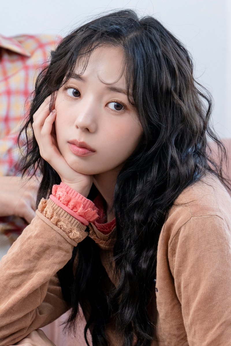kkbyss_official's tweet photo. [#PHOTO]
[채수빈] '코스모폴리탄' 화보 비하인드
💌 https://t.co/NFNNY5douR

#채수빈 #ChaeSooBin
#나를충전해줘 #TakeChargeOfMyHeart
#나보배
#코스모폴리탄 #COSMOPOLITANKOREA https://t.co/GeiFEXhQ7B
