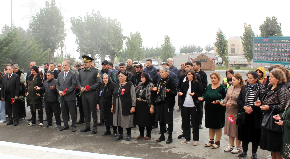 RayonIcra's tweet photo. Daşkəsənli Vətən müharibəsi şəhidləri Vahid Aliyev və Elvin Quliyev şəhadətlərinin 6-cı ildönümü günündə anılıblar    

 Ətraflı linkdə:https://t.co/SwOhIY3d0t https://t.co/Z5pBaYX5Wh