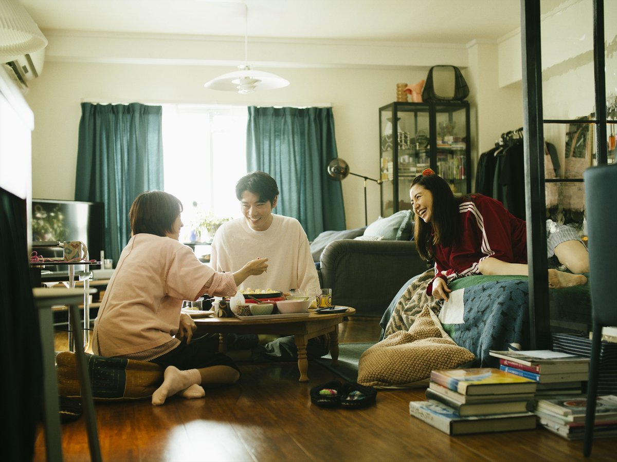 oricon's tweet photo. 長澤まさみ、柄本佑＆石橋静河が演じる
夫と恋人の魅力語る
『このごにおよんで愛など』場面写真も公開
https://t.co/7EnkesZ4ev
⠀
👤キャスト
長澤まさみ、柄本佑 、石橋静河
風間俊介、落合モトキ、松井ケムリ、のせりん
大西礼芳、渋川清彦、片岡礼子
⠀
#このごにおよんで愛など https://t.co/GGsrAyyp6a
