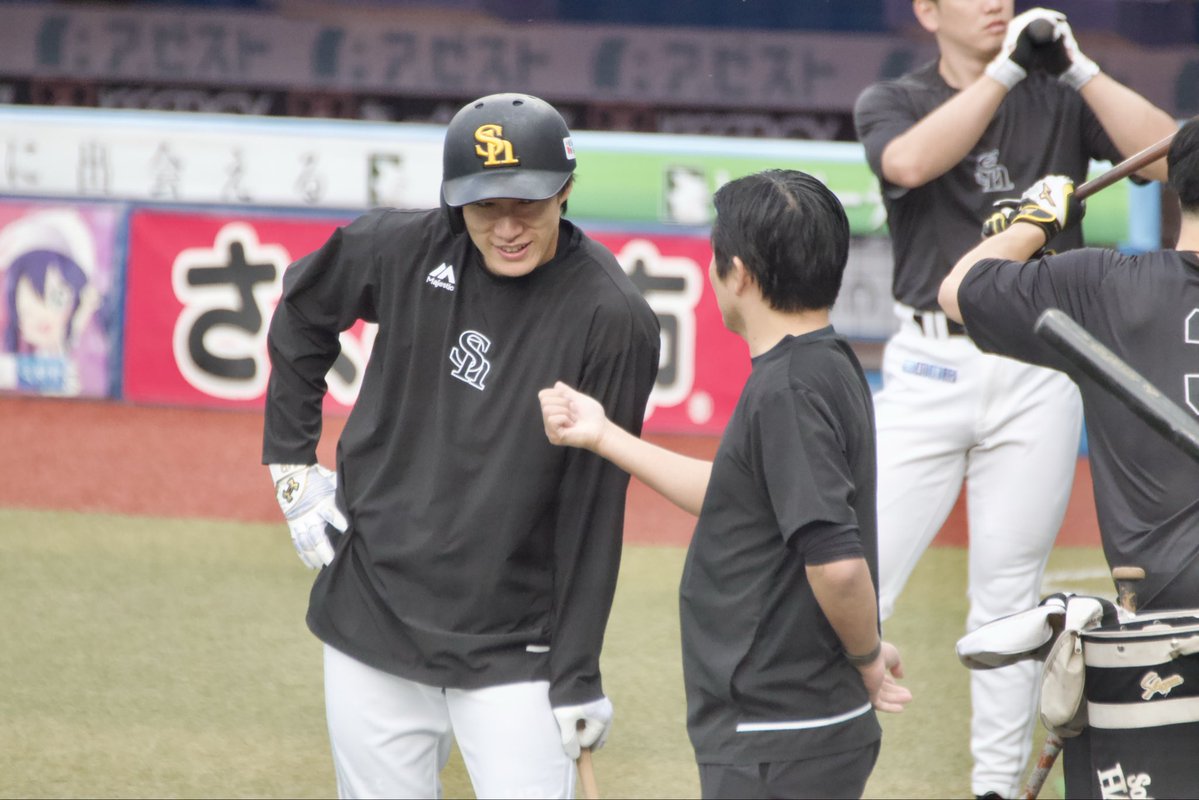 2019__0906's tweet photo. ポージングと目線がディズニーキャラクター
20261002✩ZOZOマリン https://t.co/ot3GkRqAbZ