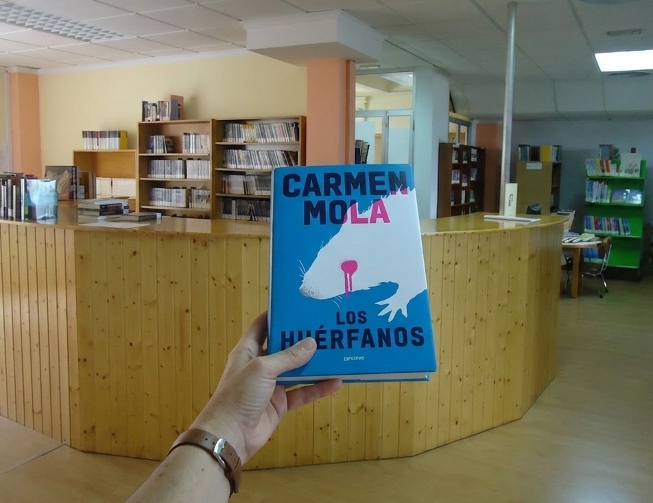 brmu's tweet photo. Nuevas lecturas desde la @brmu y la biblioteca de #Moratalla en #LaBibliotecaDesdeTuSofá
🎙María José Carrasco
📚 @BPMoratalla
Los huérfanos / Carmen Mola
🔗https://t.co/GVyJBdfxNp
🎙Caridad Montero
Nueve cuentos / J.D. Salinger
https://t.co/crULP0Zpxq
💡Cada jueves a las 12:30 en directo en @MiradorORM de Onda Regional de Murcia, nuevas recomendaciones desde las bibliotecas de la @regiondemurcia.
🎧 #Podcast disponibles en la web de @ORMurcia
🎛Reseñas y audios en la web de la @BRMU, apartado Conócenos > Recomendaciones