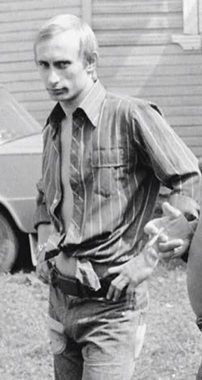 ReneDuba's tweet photo. Rote Armee Fraktion / Baader-Meinhof gang were the footsoldiers of the KGB and the Stasi committing murder and acts of sabotage in West Germany. They were provided military equipment, guns and money by the KGB's station in Dresden where Putin was their contact.
1/4 https://t.co/sfZOoefFtW