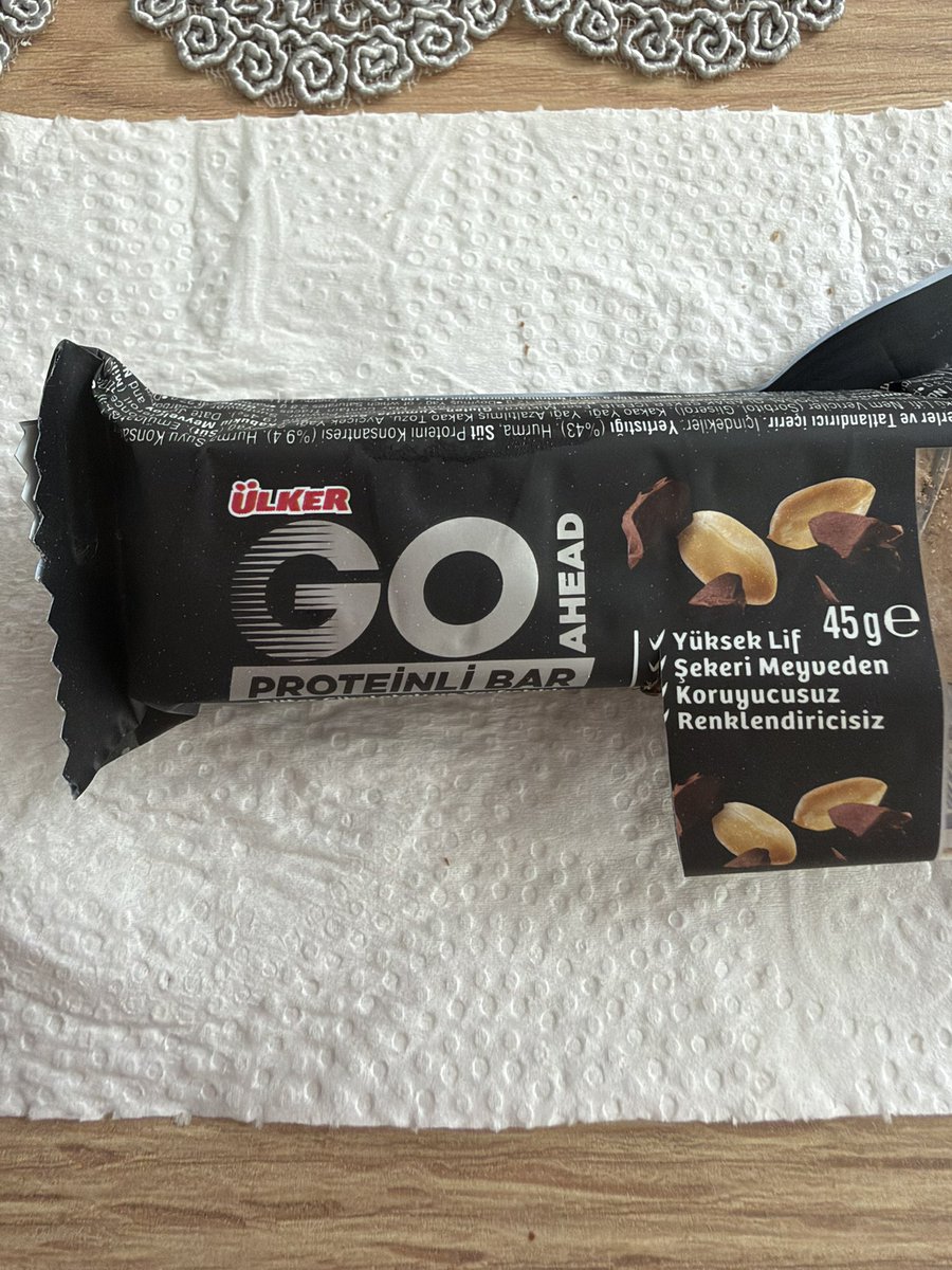 guneysakini's tweet photo. @Ulker keyfini kaçırmak istemem aldığım protein barın içinden böcekler fırladı farketmeden bana böcek yediriyordunuz. Ürünün TETT sine daha 4 ay var. Yakışmadı Ülker en sevdiğim atıştırmalıktı :( https://t.co/IAFCgQQtBz