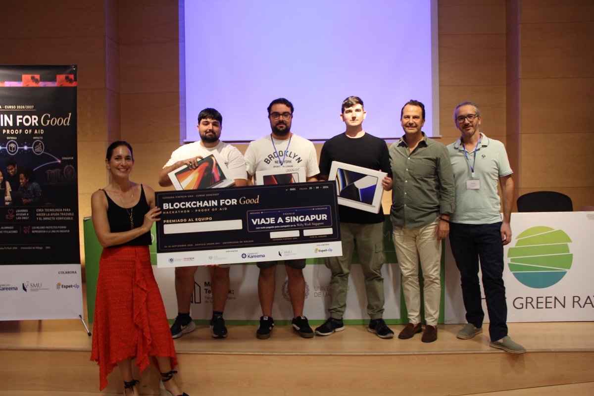 InformaticaUMA's tweet photo. 🏆 ¡Nuestros estudiantes ponen rumbo a Singapur! 🇸🇬

Javier Martín, Jorge Varea y Pablo Castellano (@informaticaUMA) ganan el hackathon #BlockchainForGood de la @catedrafintech tras diseñar soluciones blockchain para donaciones a ONG.
Representarán  a @infoUMA en la final ! 👏 https://t.co/7oHZxJVmbR
