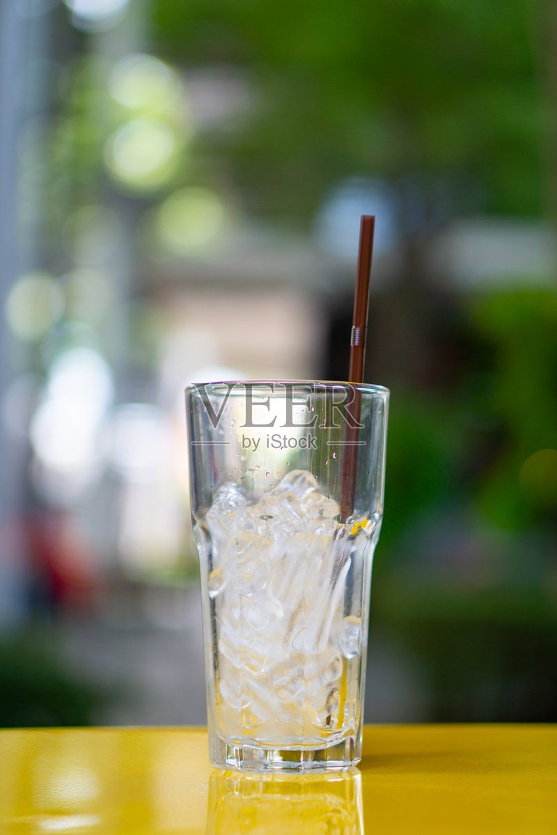 WillardCoriell's tweet photo. Hoy te traigo un refrescante té de manzanilla con limón: hierve agua, agrega una bolsa de té de manzanilla, deja reposar 5 minutos, agrega rodaja de limón y hielo. Listo en 10 minutos! https://t.co/g0MXBMA5ap