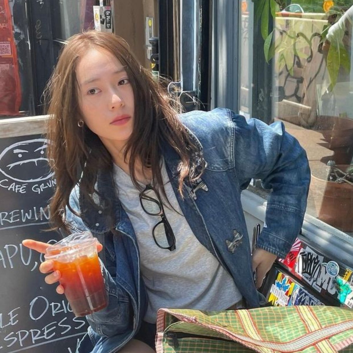 Kryustal's tweet photo. addict (a bit late, but happy #coffeday) ☕️ https://t.co/0ecQcCneMK