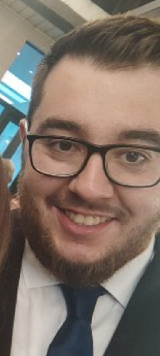 CamaradaAtleti's tweet photo. @SoyMurciano94 Ya me jodería llamar a alguien retrasado con esa puta cara... https://t.co/nCtKi39BU2