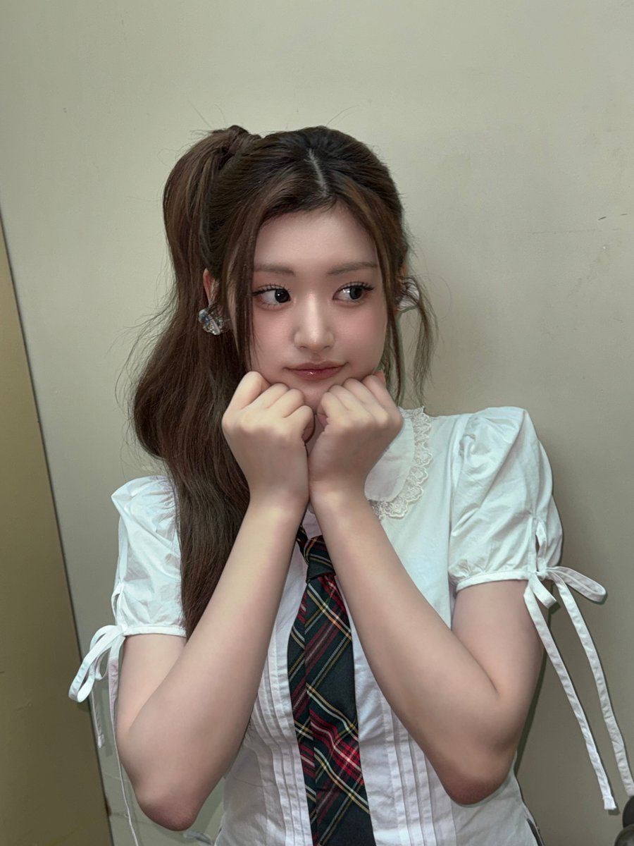 chus3uu's tweet photo. 듀아ㅏ아ㅏ이뻐죽���다🫳🏻🫳🏻🫳🏻🫳🏻🫳🏻 https://t.co/oi2taWAnJe