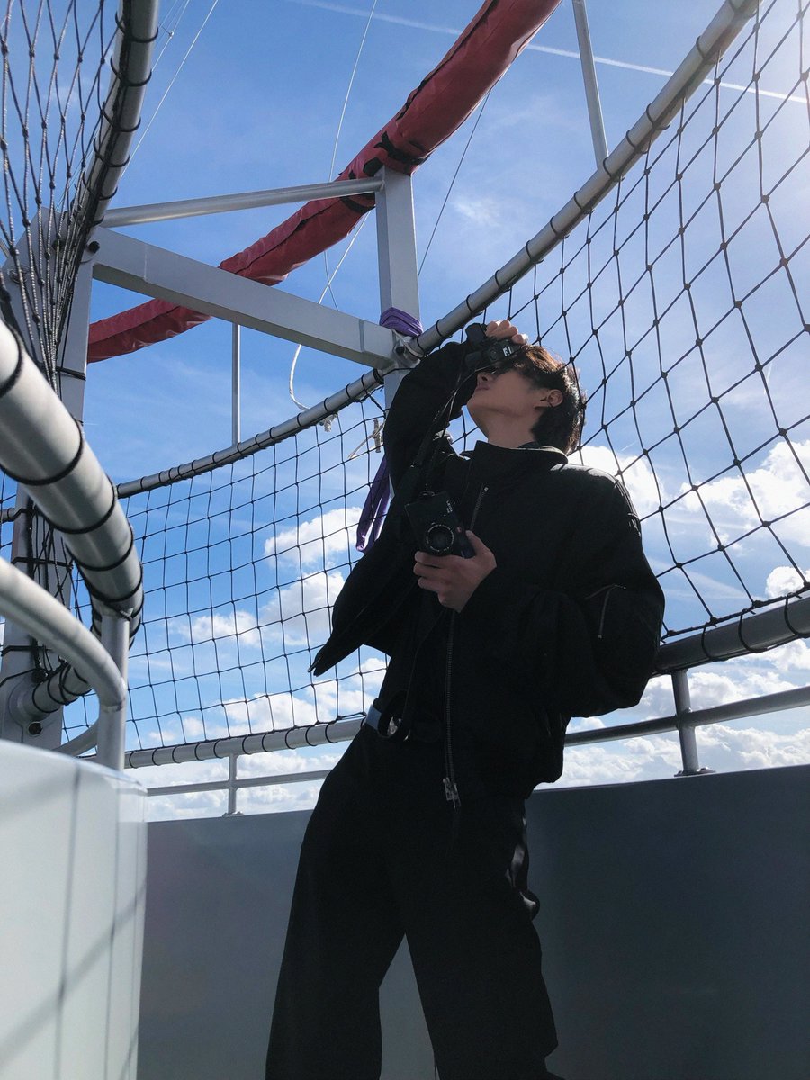 nahz_oaix's tweet photo. 261002 15:00 YIBO-OFFICIAL weibo update

「Paris BO log」
See a different perspective of Wang Yibo and Paris 

#WangYibo https://t.co/PY0D4A6JE6