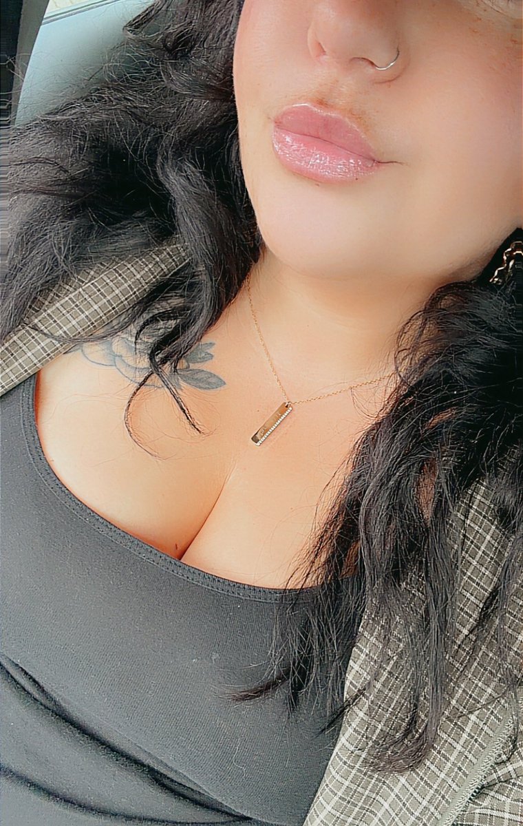 Rose2223x's tweet photo. LOSERS SEND ME 💰💰 
i fucking deserve that, pp: Rose2223x 
Reageer SEND GODDESS. 

#paypig #tikkieslaaf #findomnl #findombe #humanatm #walletdrain #mommy #goddess #bbw #curvy #piggies #hot https://t.co/Fwblcc1HeU