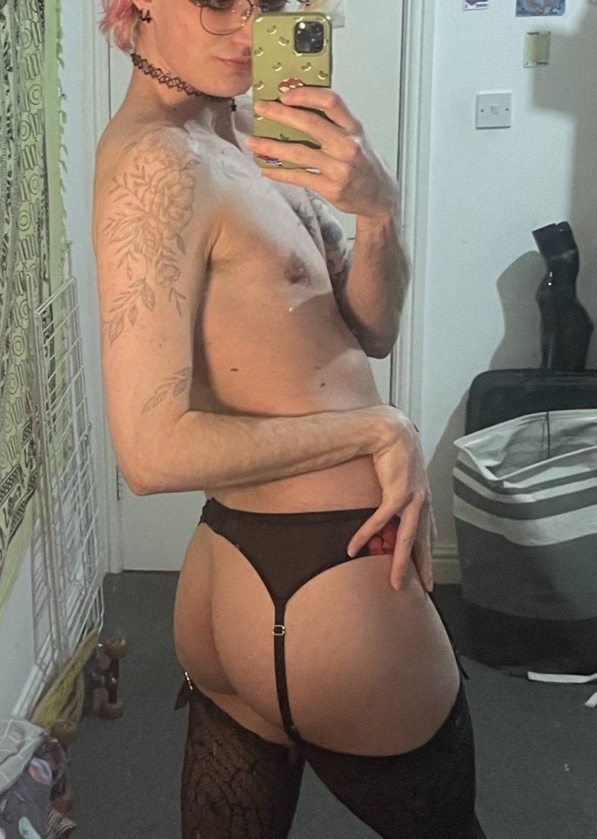 Dannyspsh's tweet photo. I told this slut not to block me or I'll post her around the internet. Well that sucks dont it. All she had to do was be a good girl (which i thought she was). Oh well.. 
#ftmtf #fakeboy #cnc #detrans #detranskink #blackmailkink https://t.co/CD5sS0HAKW