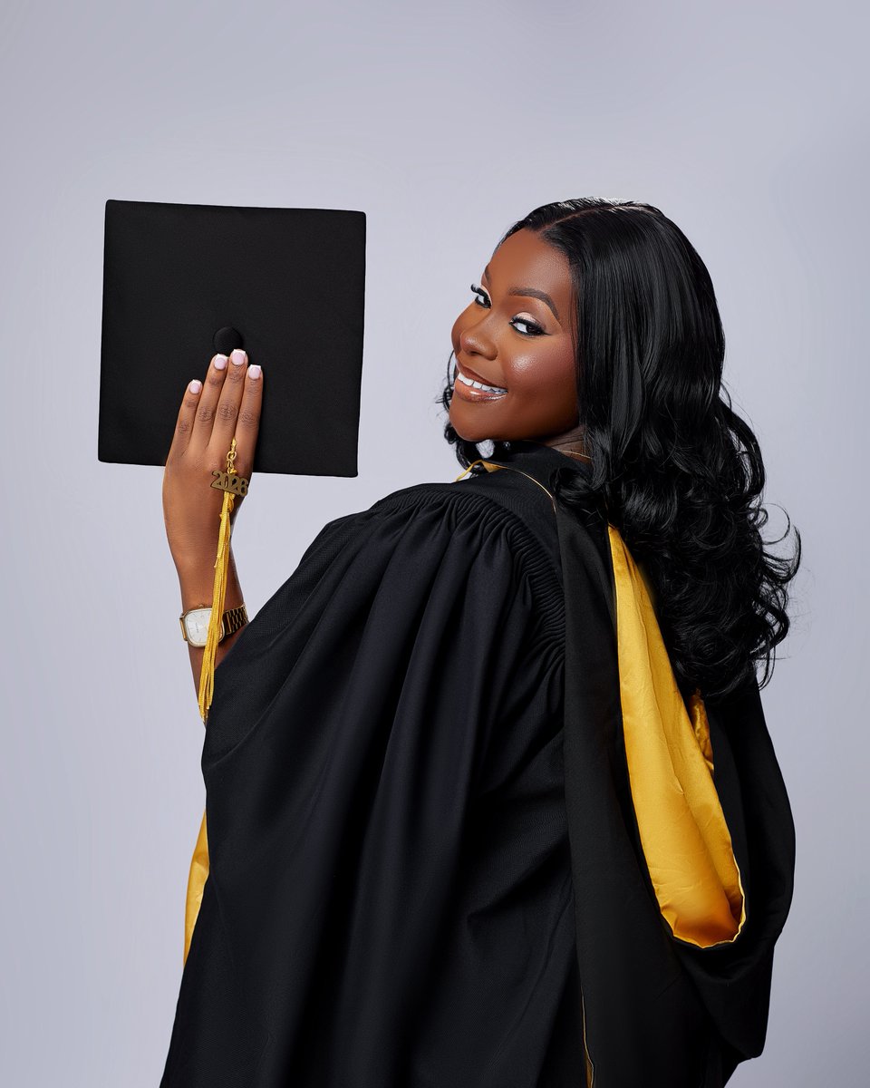 seniormadam's tweet photo. Hi, I have a Masters degree! 🎓 https://t.co/hhSy1n330d
