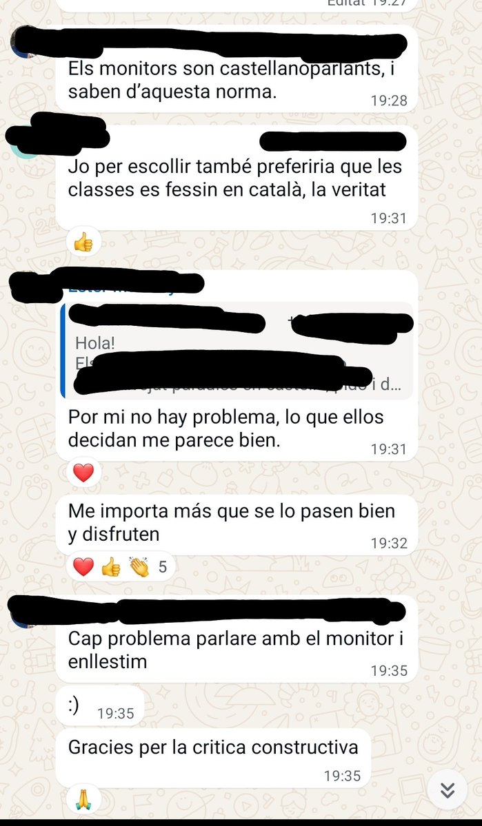 FamiliesxCatala's tweet photo. Un pare reclama que una extraescolar es faci en català, tal com estableix el projecte lingüístic de l’escola.

Els monitors havien preguntat als infants en quina llengua volien fer-la. La majoria: castellà. Aquest procediment és INCORRECTE 

Famílies, no en deixeu passar ni una! https://t.co/U59VYlPemJ