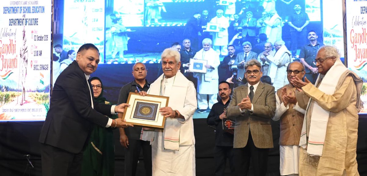 manojsinha_'s tweet photo. On Gandhi Jayanti, I bow to the Father of the Nation, Pujya Mahatma Gandhi Ji. Attended the commemoration event organised by School Education Department & Department of Culture. Pujya Bapu’s ideals of truth & non-violence remain timeless guides for us. Today, as rapid progress in technology reshapes our lives, let us ensure it serves humanity and inclusivity. Bapu’s vision inspires us to build a Developed India by 2047.