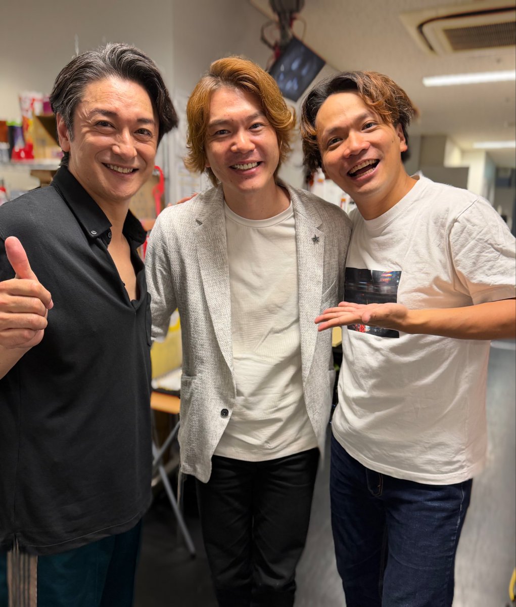 V_T_Sato's tweet photo. 舞台
「ハリー・ポッターと呪いの子」
観劇してきました！

竪山隼太くんにお知らせをもらって
石丸幹二さんのハリーポッター
ギリギリ観劇出来ました！

隼太くんのロンは
沢山笑いをとってて
流石のキャラクター表現力でした！

幹二さんのハリーポッターも
品がありつつも精一杯
不器用な愛を注ぐ
素敵なパパハリーポッターでした！

魔法が溢れる驚きのステージ
最高に楽しめました！！
ありがとうございました！