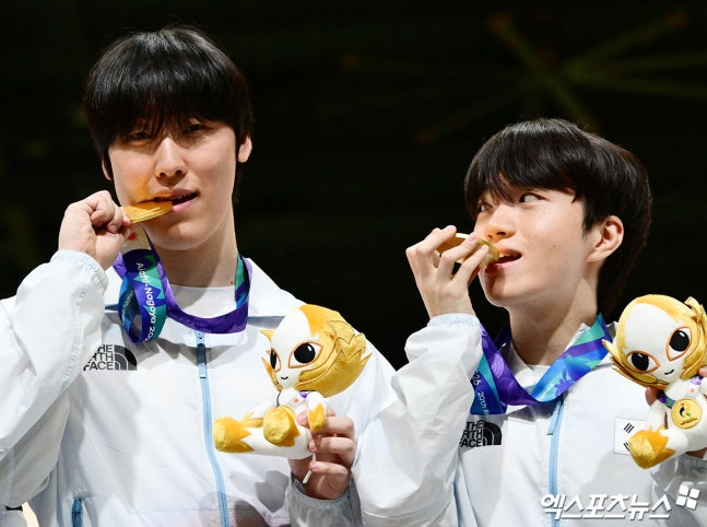 gumayusinism's tweet photo. cutie minseokie hehe https://t.co/ZX9wfypkCZ