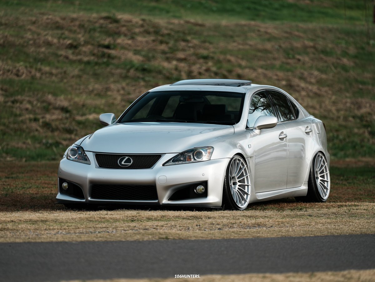 SSR_Tdemand's tweet photo. #車売ります

レクサスISF 
希望220万、即金（交渉有）

距離飛びですが、10万キロ以降に交換必須な箇所が修理済（50万以上）な点、外装やエンブレムを新品交換している部分もあり、中古の個体よりは程度が良いかなと🙇

付属パーツも新品価格3桁overとなり、欲しい方にはお🉐かと

DMお待ちしてます🙇 https://t.co/y7zNAN8BMi