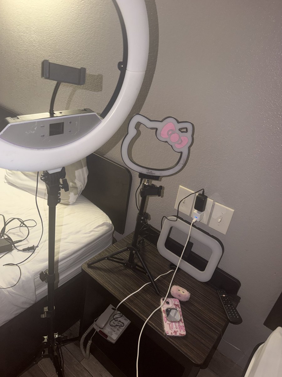 Sophiaw0de's tweet photo. Let me drain your morning wood 😈 facetime available 📱 💬+ 1 (221) 179-2543 tele :https://t.co/JKX5Ra2MIe https://t.co/0AM4F1CxwD