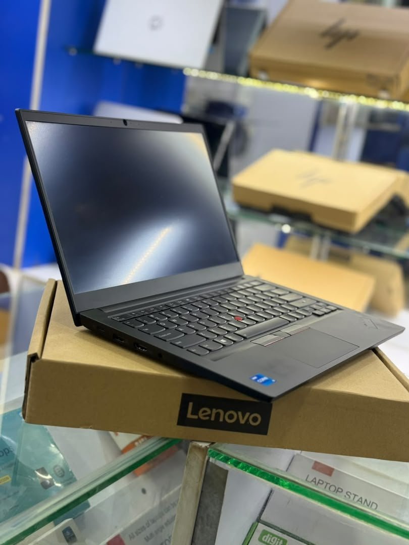 ROXITECHNOLOGIE's tweet photo. Visit Us at E-Tower Building Shop No C10 3rd floor along Kampala Road.

Lenovo Thinkpad T14  icore5 12th Gen 16Gb RAM 512Gb SSD. Backlight keyboard, Face id, 14 inches Size.

Call/Whatsapp Us on;
+256759309953/+256774306597.
#Engineers #Students #Programmers #offices #Banks https://t.co/fTPIpDo3hg