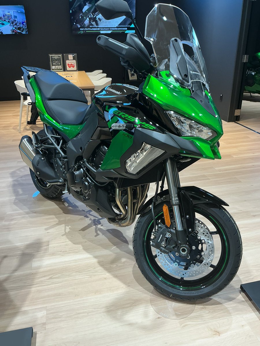 PLAZA_ishikawa's tweet photo. 🏍️VERSYS650&VERSYS1100
ただいま店頭で2台をご覧いただけます✨
街乗りからツーリングまで楽しめるVERSYS650。
そしてゆとりある走りと快適さが魅力のVERSYS1100。
気になる方はぜひ実車をご覧ください☺️
#Kawasaki
#カワサキプラザ石川
#VERSYS https://t.co/e5XjV5Kavn