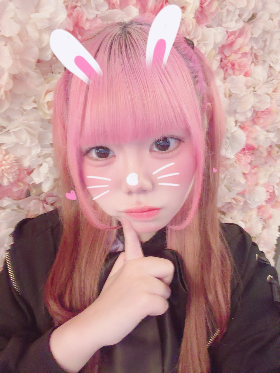 ROEN_utau's tweet photo. リボンありとなし、どっちがかわいいー？
17:00〜23:00！会いに来て！(･ω･∪)ﾉ
#町田 #コンカフェ #自撮り界隈 https://t.co/Vv0HxLjgvg