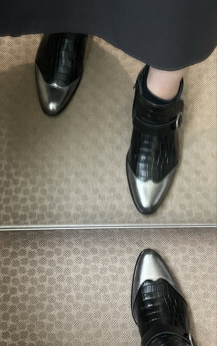 saema_96i's tweet photo. ようやく晴れたので🐍さんシューズおろしましたアンクルブーツ可愛い！足元だけ急に🐍さんになるのでちょっと面白いですw https://t.co/r9B1wnQ76G