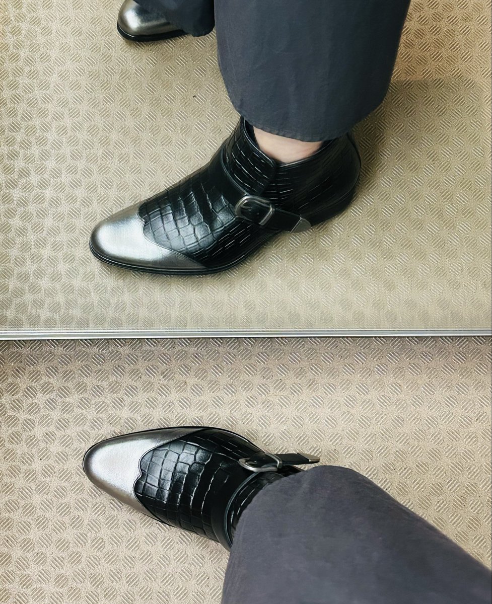 saema_96i's tweet photo. ようやく晴れたので🐍さんシューズおろしましたアンクルブーツ可愛い！足元だけ急に🐍さんになるのでちょっと面白いですw https://t.co/r9B1wnQ76G