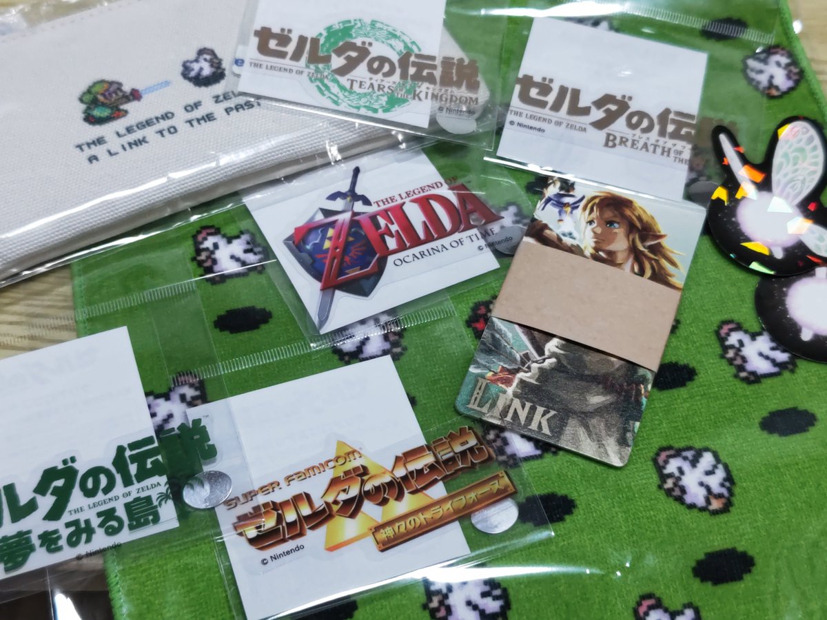bokunodafoxy's tweet photo. 場所的にそんなかなと思ったけど甘かった、ブラインド商品ほぼ無かった😭ポスターは2個バラであったから買いました、時オカとｽｶｳｫでした
今回のグッズはやっぱりステッカーとポスター(しんどいけど)が欲しい https://t.co/ReNGXcQWO5