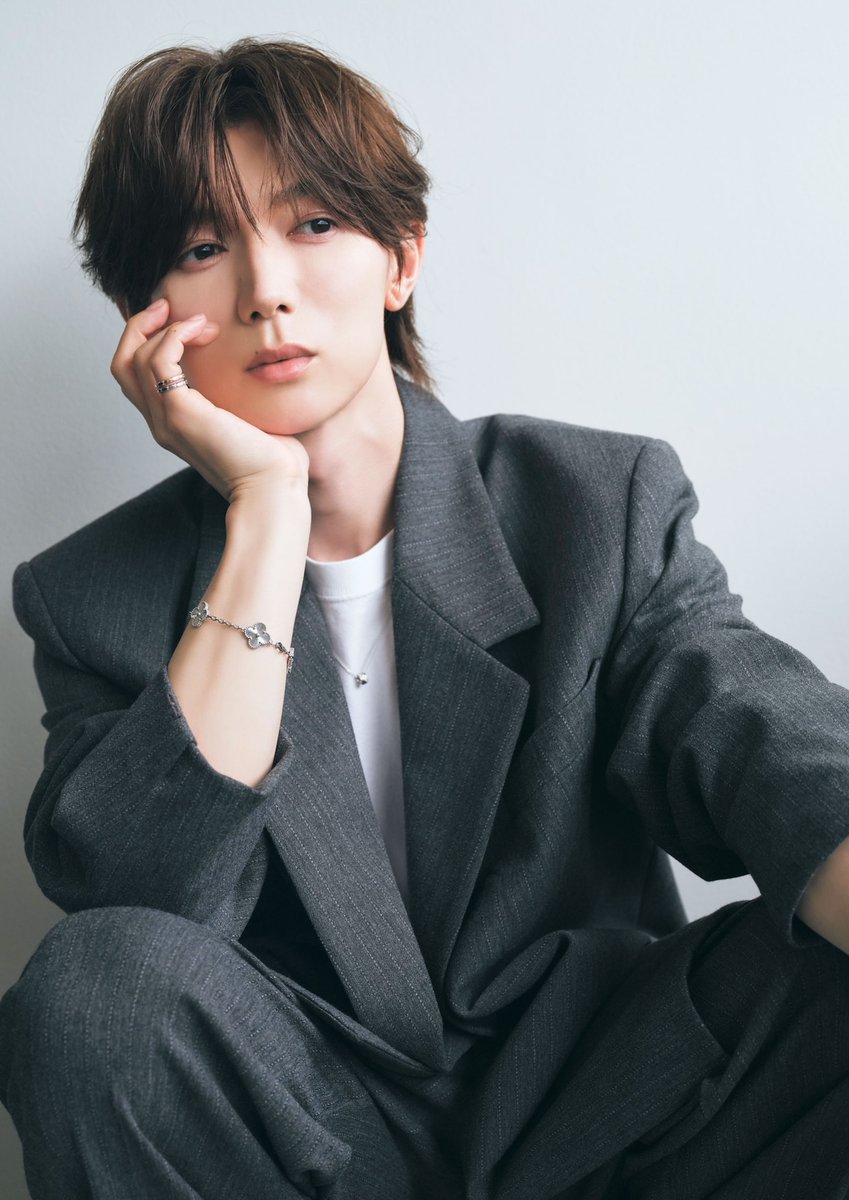 barfout_editors's tweet photo. 【#BARFOUT! #バァフアウト! 2026年10月号(発売中！) 表紙／#末澤誠也（Aぇ! group）】  

発売中の10月号にて、#伊原六花 さん× #七五三掛龍也 さんにご登場いただきました！
掲載カットより、七五三掛さんのソロ写真を公開。

お話は、ドラマ『#小麦とバターと復讐と』のことを中心に伺いました。 https://t.co/mYWsigbE6c