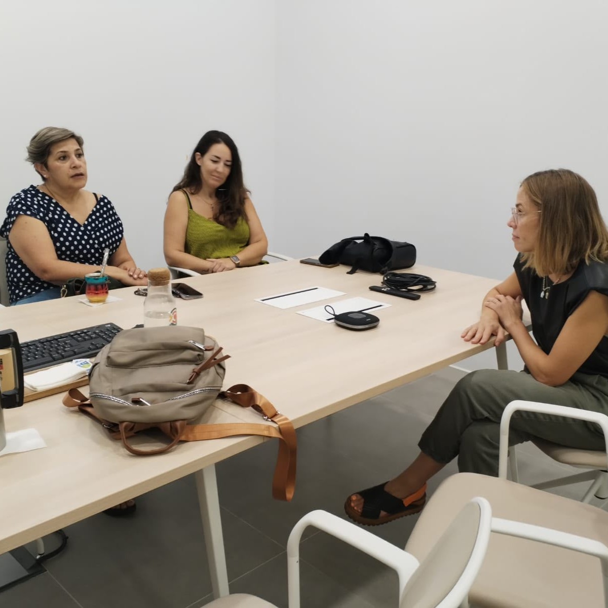 COECordoba's tweet photo. 🇵🇾 🇪🇸 Enfermeras paraguayas de #GEDES han visitado esta semana el @COECordoba y han compartido también momentos y proyectos en las IV Jornadas de Investigación del Colegio, en el marco de una visita en la que han estado acompañadas por la cooperante cordobesa Inmaculada Lara. https://t.co/LsBe9JVyXT