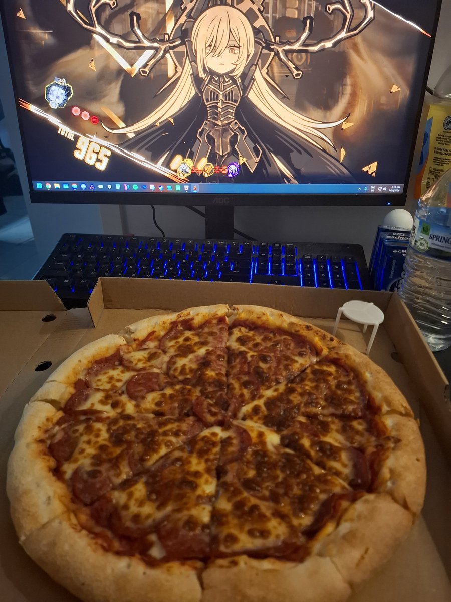 Youla_Alice's tweet photo. Don Quixote please don't destroy my pizza https://t.co/UTsJcf63V3