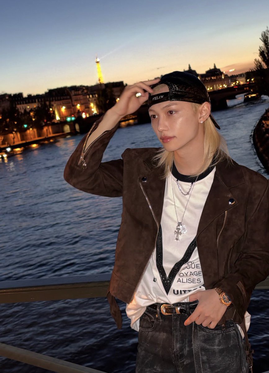 915bbok's tweet photo. PARISIAN FELIX IS BACK https://t.co/9hSKg9P3hE