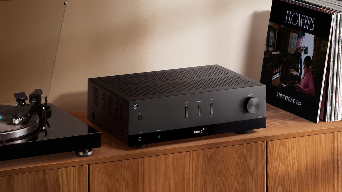 viralbhayani77's tweet photo. Yamaha R200A stereo receiver finally replaces the decade-old R-S202 — 100W/ch, MM phono, sub out, Bluetooth Multipoint, vibration-fighting chassis. $299.95, Nov 2026.
#audiophile #hifi #Yamaha #stereo #vinyl
https://t.co/9wKkGK6ZIp https://t.co/37xvdq0neP