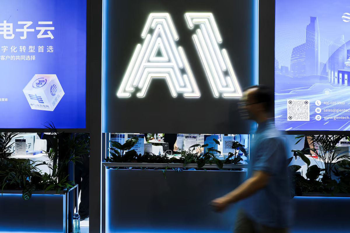 ionet's tweet photo. Only 13% of companies are on track with their AI initiatives.

Nearly three-quarters see positive returns.

But fewer than a third get past the pilot.

Pilots are cheap. Production is where the compute bill shows up.

That's the gap https://t.co/DCp3kvjsTY is built for. https://t.co/sa8jgkRXad