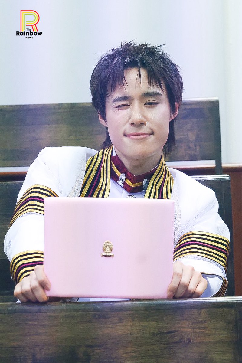 RainbowNewsent's tweet photo. ขอแสดงความยินดีกับ “นัท- ธนัท ด่านเจษฎา” จบปริญญาตรี International School of Engineering (ISE) Nano engineering 🎓✨

CELEBRATING NUTDAN

#GraduateNutdan
#nnutdan https://t.co/TCKU7eacgJ