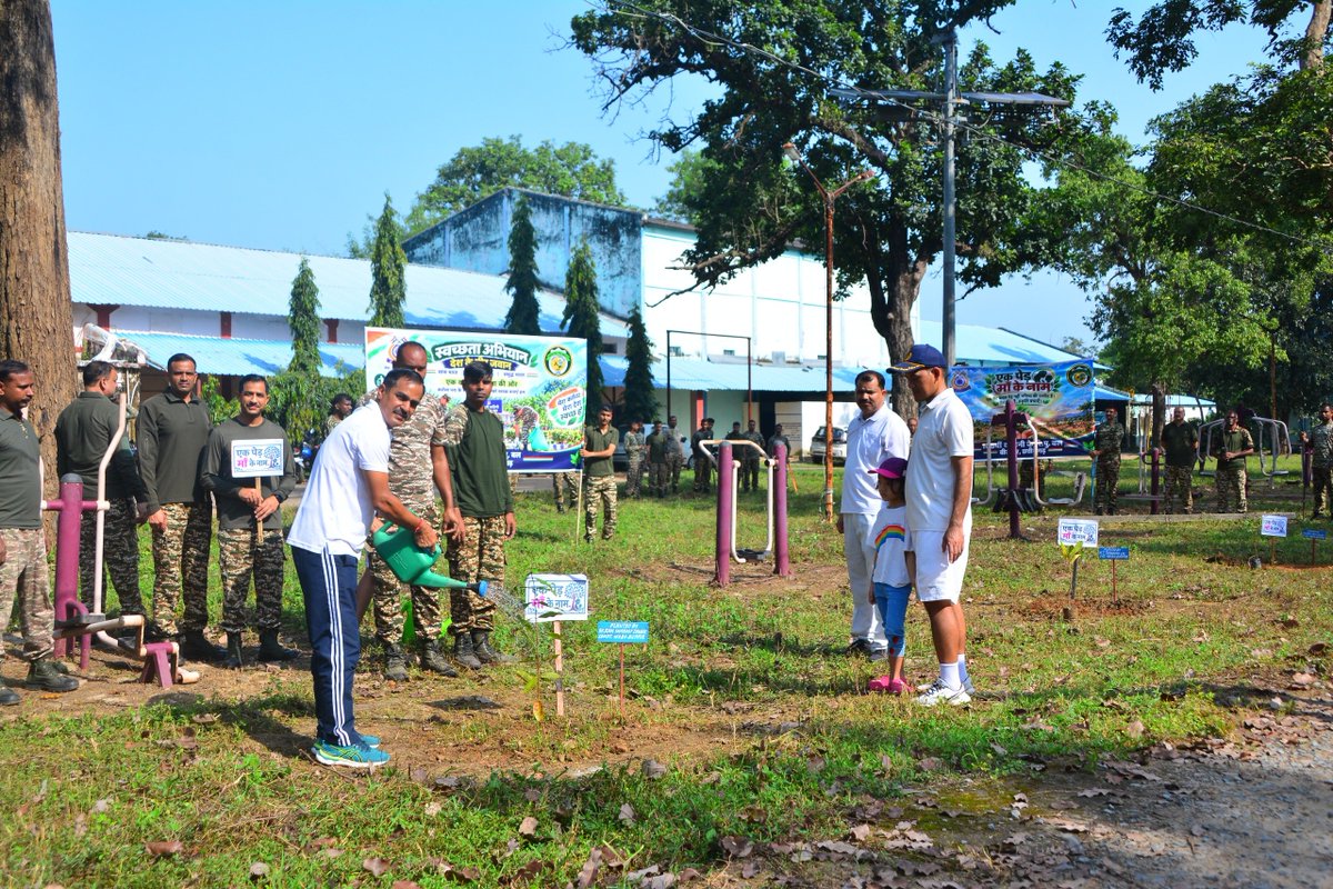 168Bn's tweet photo. #SwachhataHiSeva2026
An intensive tree plantation drive was carried out by 168 BN CRPF at the cleaned CTUs to nurture urban greens under SHS Campaign-2026: “EK Ped Naa Ke Naam” initiative.
#SHS2026 @crplindia @HMOIndia @PIBHomeAffairs @PMOIndia @SwachhBharatGoy @SrachhBharat https://t.co/3aWu9Rs4V7