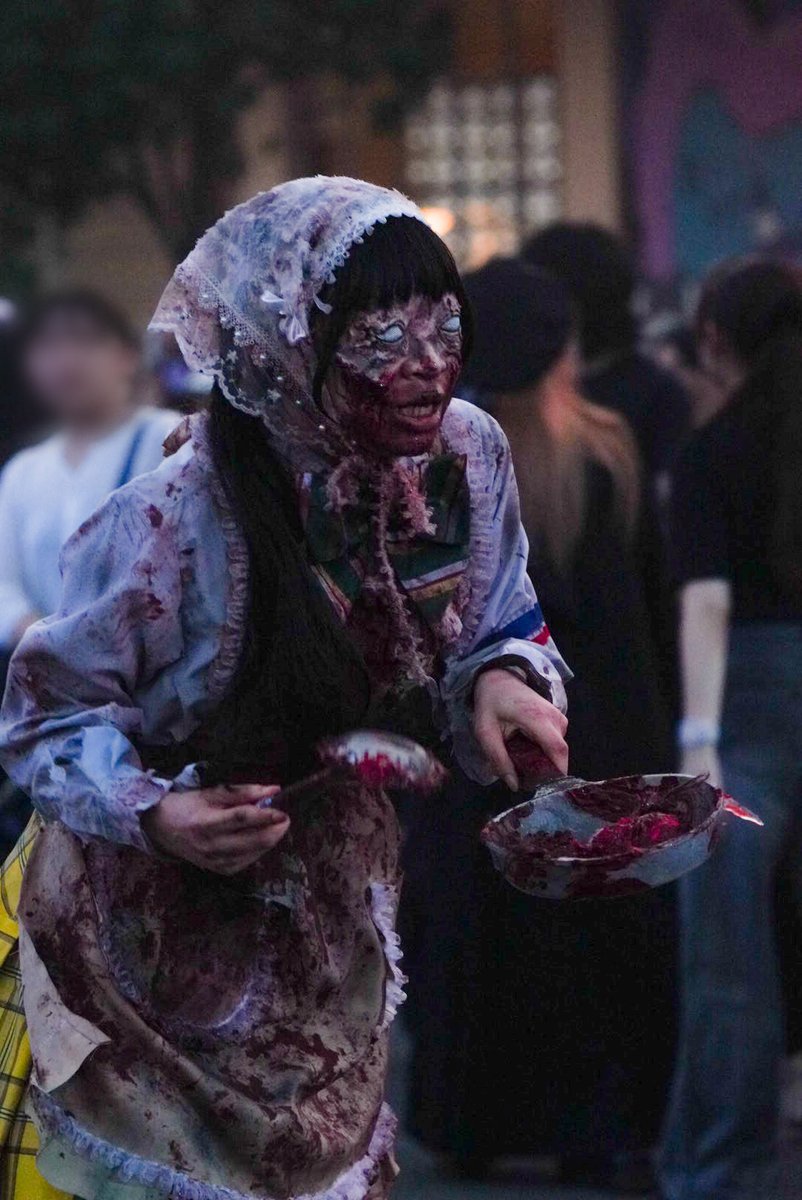 nanairo_Rio's tweet photo. 2026.9/13
ハロウィンホラーナイト ストリートゾンビ

部活ゾンビ
(写真部・料理部・オタク・チア部)

#ハロウィンホラーナイト2026 #HHN2026 #USJファン https://t.co/lXmUmZXTHl
