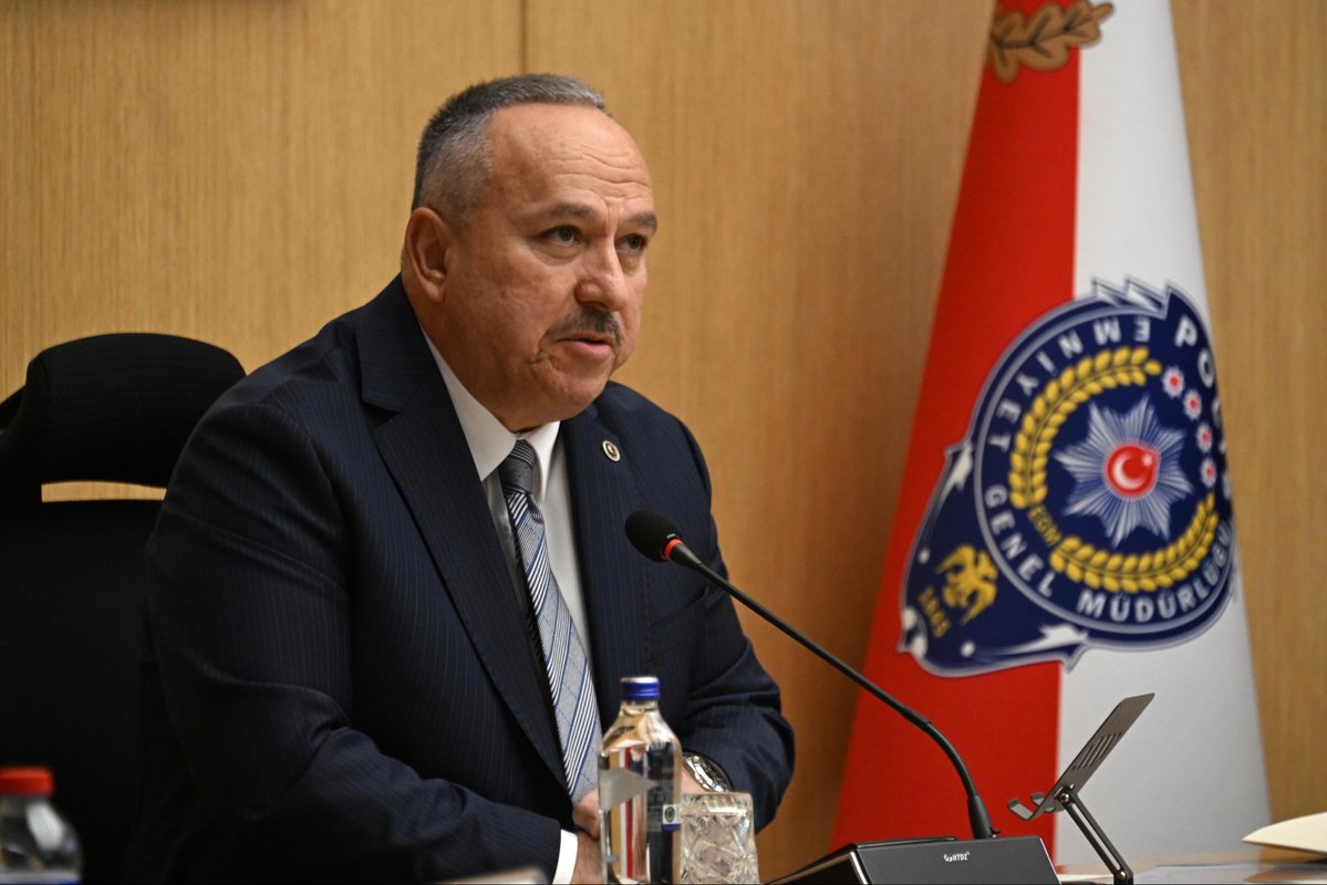 EmniyetGM's tweet photo. Emniyet Genel Müdürümüz Sayın Ali Fidan, merkez ve taşra teşkilatımız ile Genel Asayiş Değerlendirme Toplantısı gerçekleştirdi. https://t.co/Woi6ht0PY1