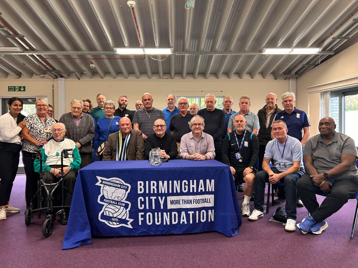 BCFC_Foundation's tweet photo. Brummie broadcasting legends, Ian Danter and Tom Ross joined our Armed Forces Veterans and Brew with Blues group at the Community Hub this week, sharing some of their favourite memories from behind the microphone.

From Trevor Francis to the Premier League era, there was plenty to talk about!

Thanks to everyone who joined us 💙

#armedforcescovenant #employerrecognitionscheme