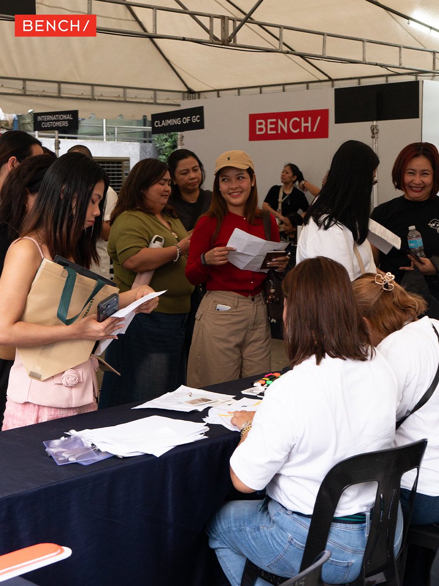 benchtm's tweet photo. The fans are so ready to see Kim Soo Hyun tonight! Let us feel your energy in the comments below, too 😍

How excited are you for #BENCHOurForeverWithYou? ❤️

#BENCHxKimSooHyun #GlobalBENCHsetter https://t.co/zBeWrN4s4n